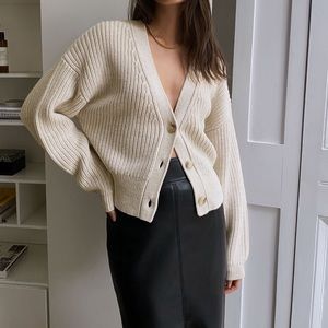 Aritzia canberra cardigan size xs gull grey NWT